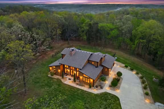 Indoor Park, 55 acres, Pickleball, Walking Trails! - Image 1